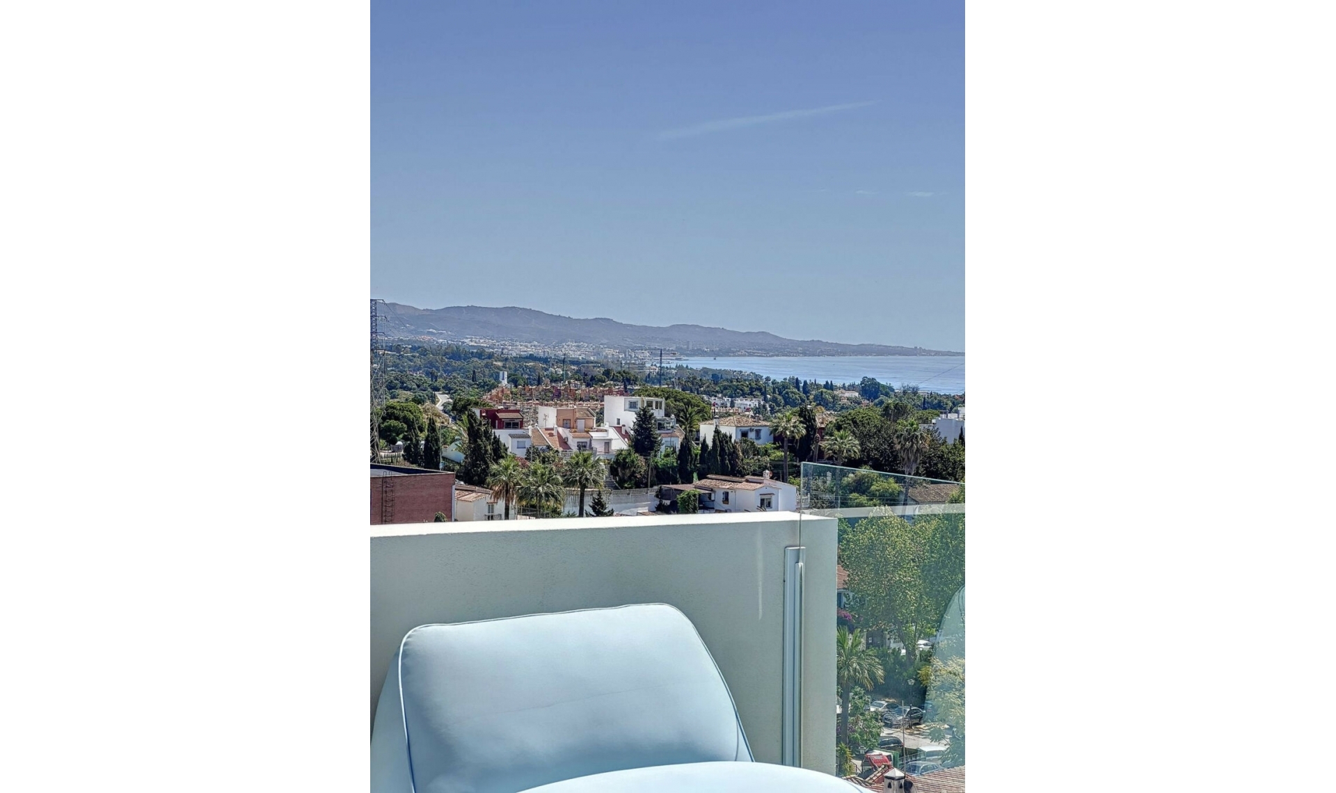 Resale - House -
Nueva Andalucía