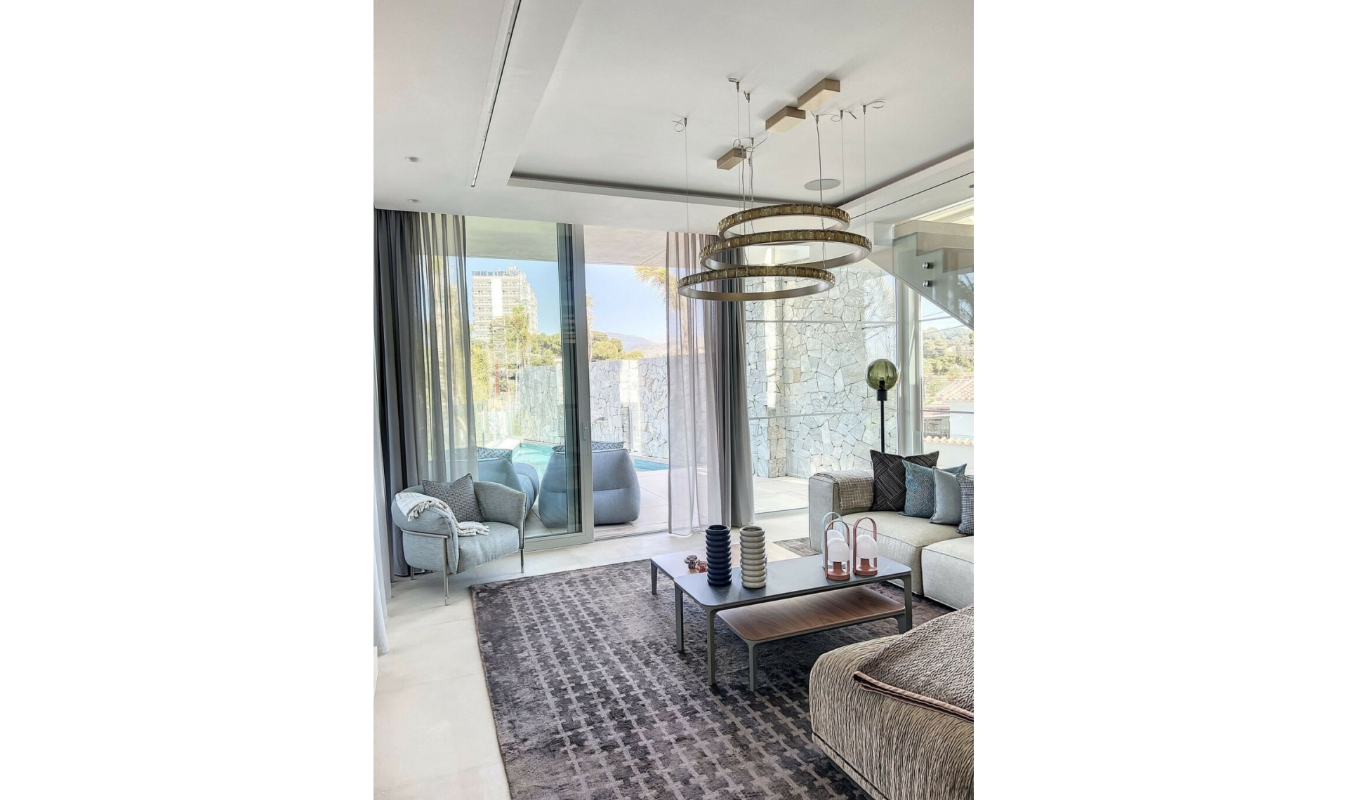 Resale - House -
Nueva Andalucía