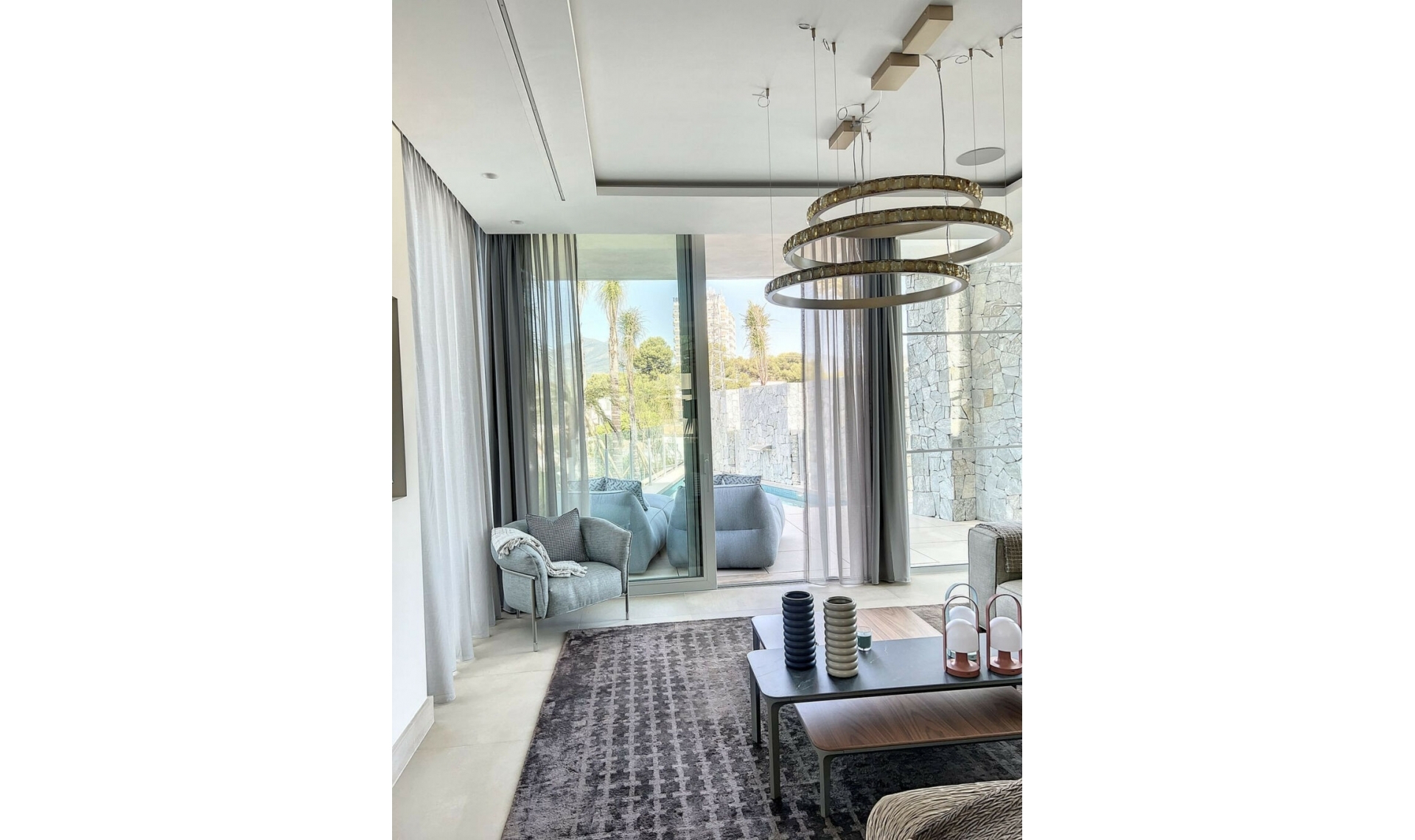 Resale - House -
Nueva Andalucía