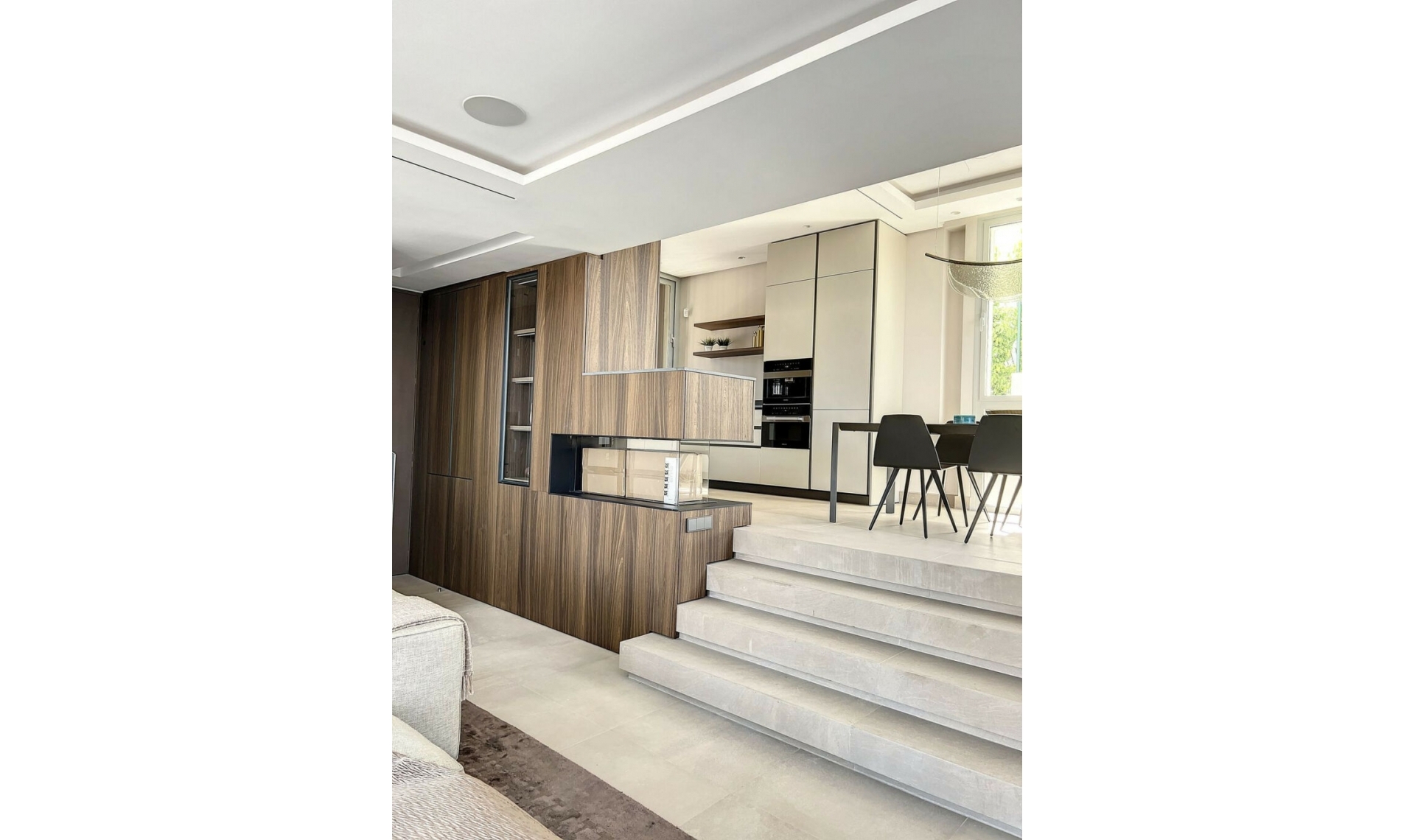 Resale - House -
Nueva Andalucía