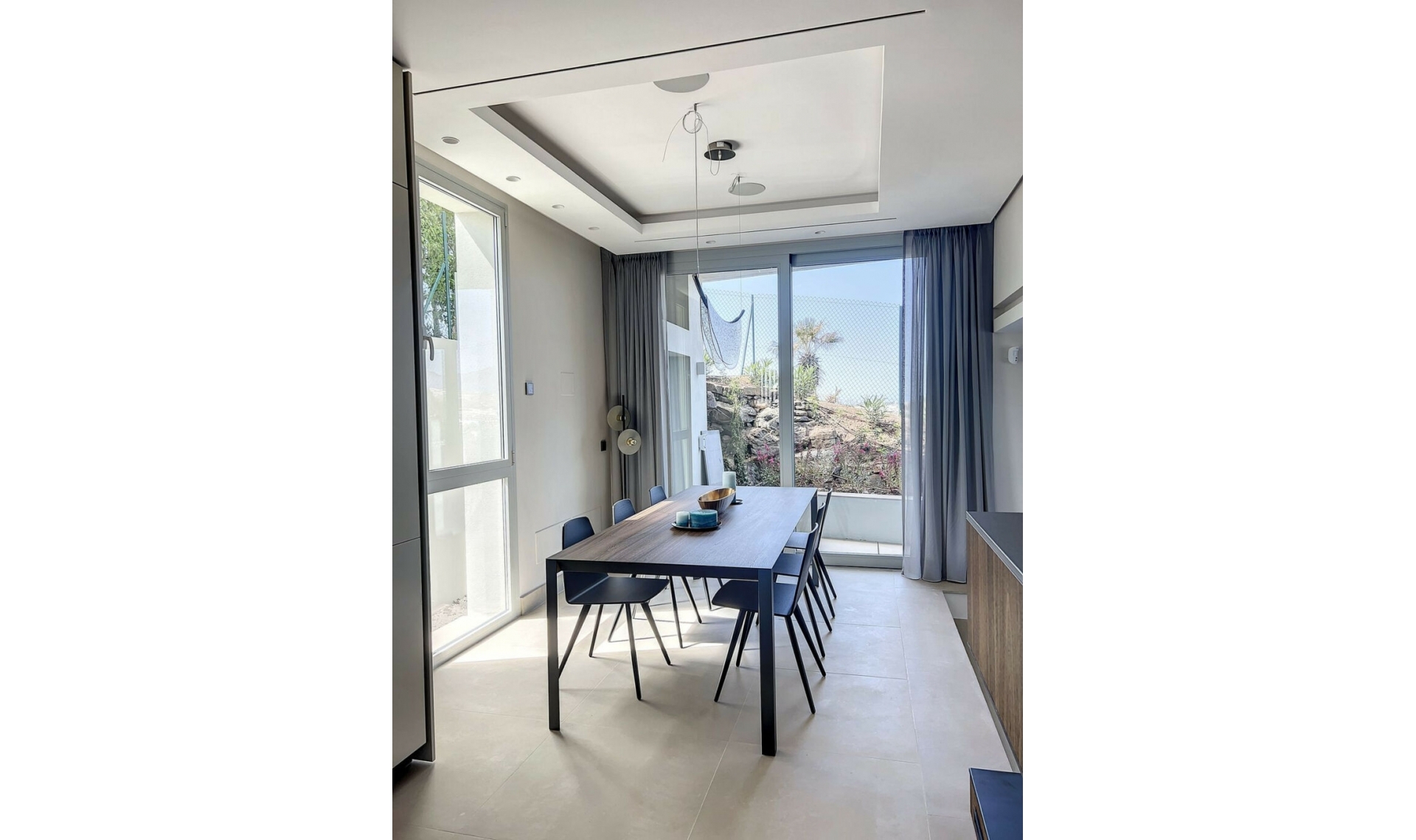 Resale - House -
Nueva Andalucía