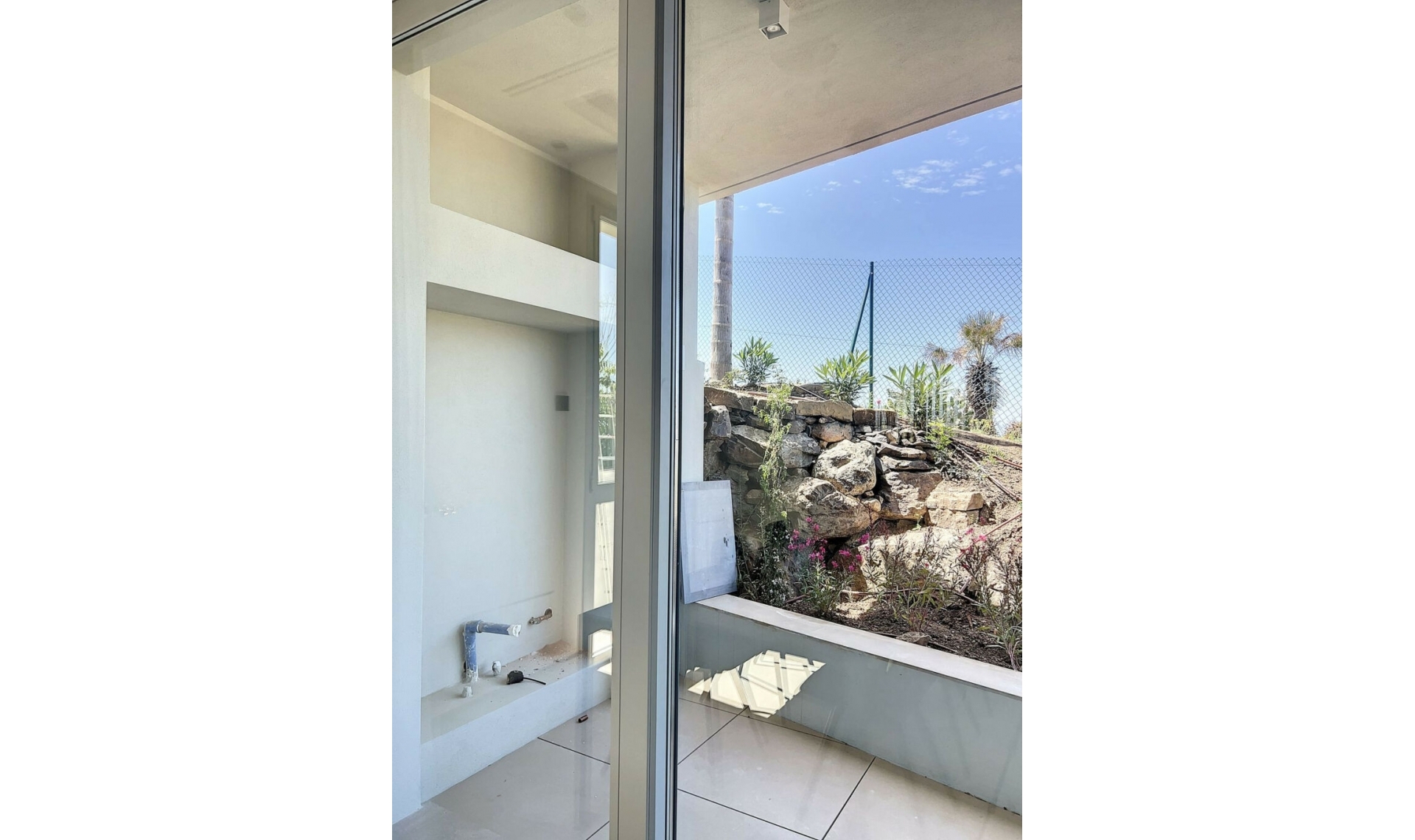 Resale - House -
Nueva Andalucía