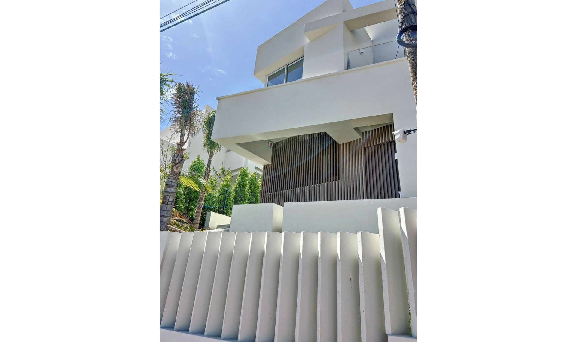 Resale - House -
Nueva Andalucía