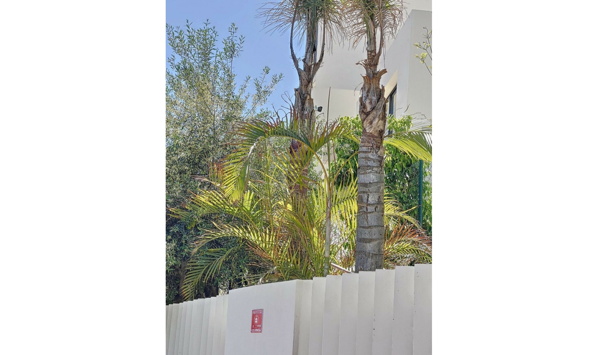 Resale - House -
Nueva Andalucía