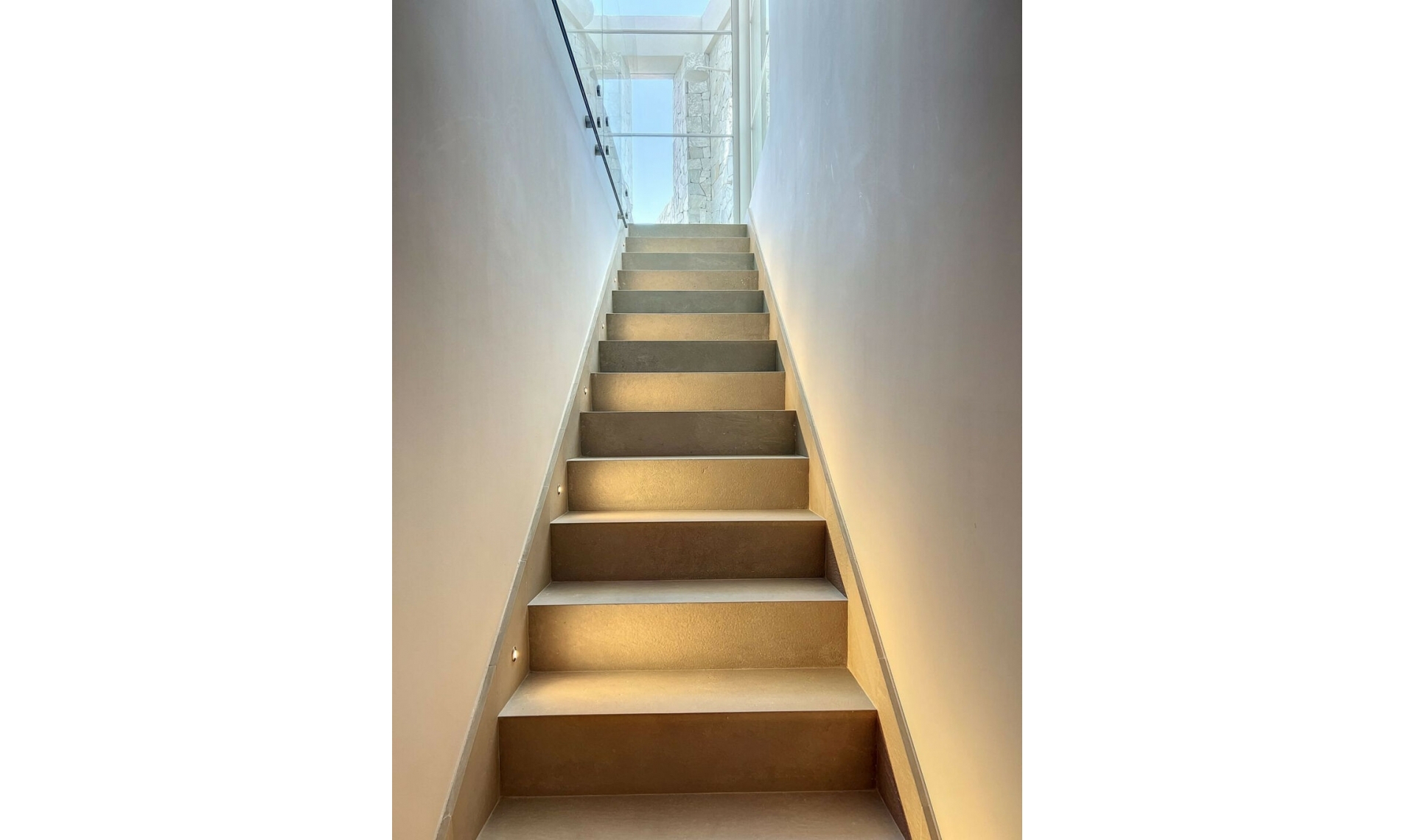 Resale - House -
Nueva Andalucía