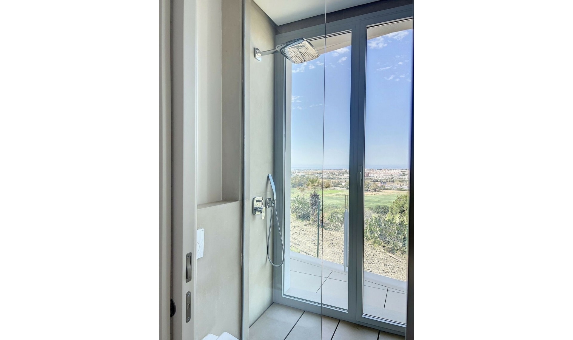 Resale - House -
Nueva Andalucía