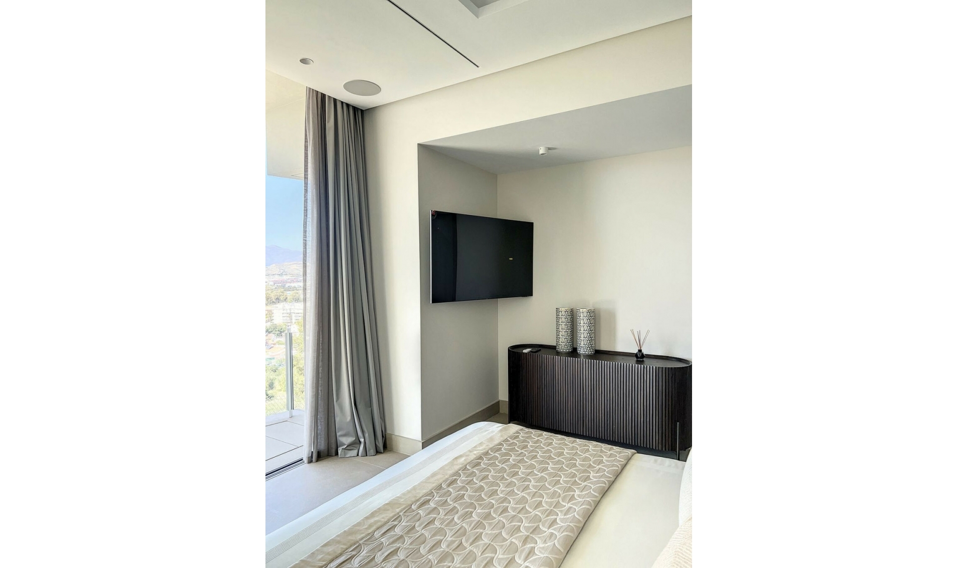 Resale - House -
Nueva Andalucía