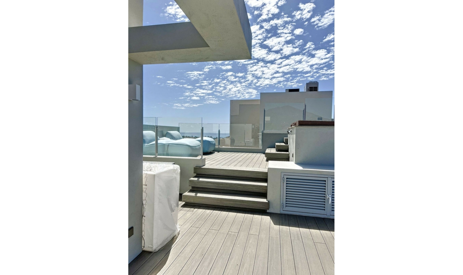 Resale - House -
Nueva Andalucía