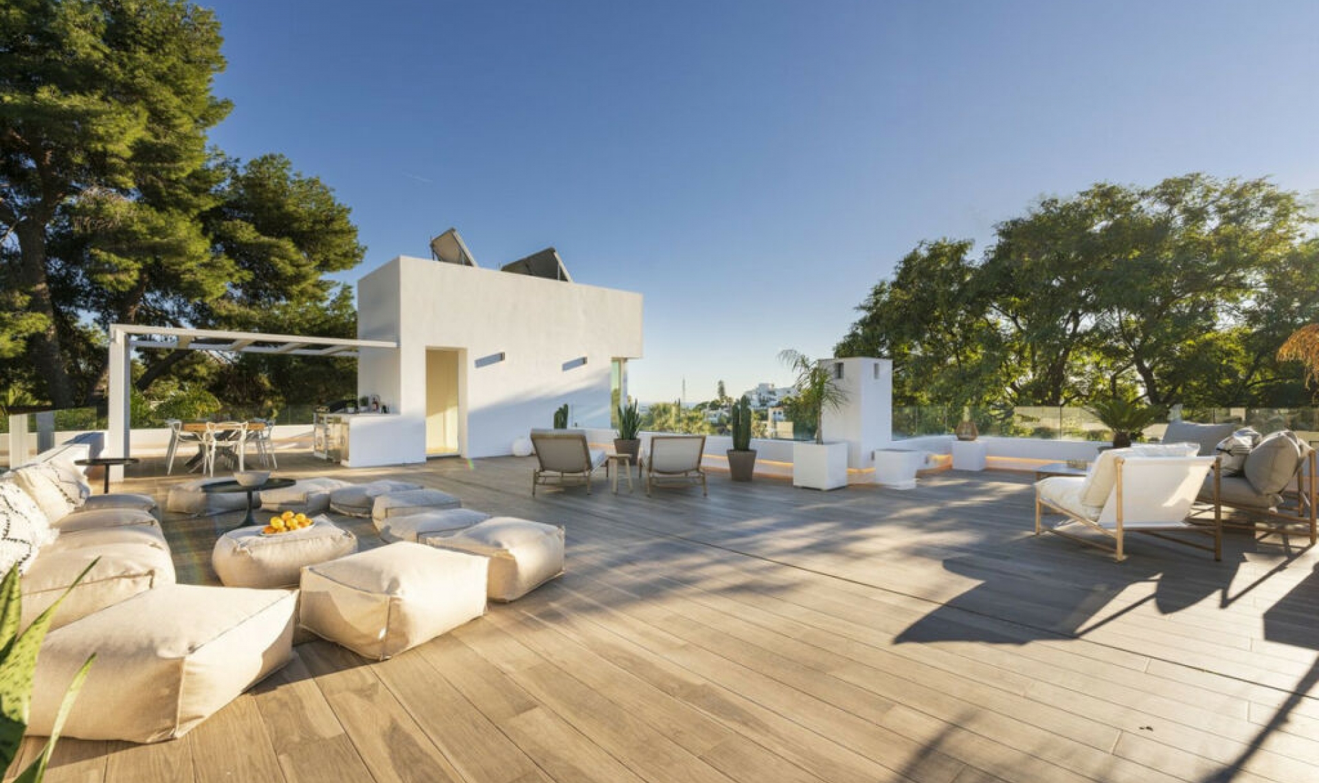 Resale - House -
Nueva Andalucía