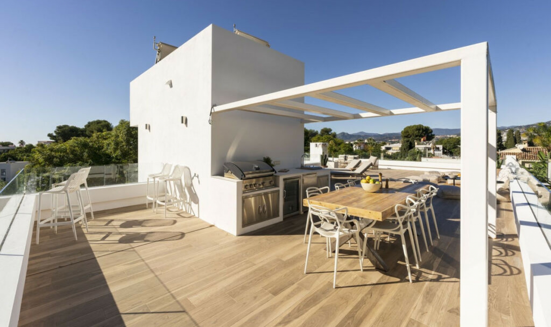 Resale - House -
Nueva Andalucía