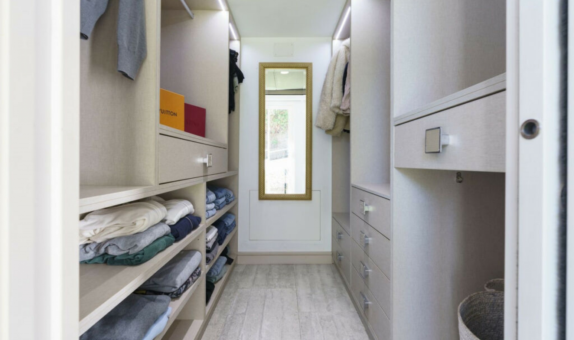 Resale - House -
Nueva Andalucía