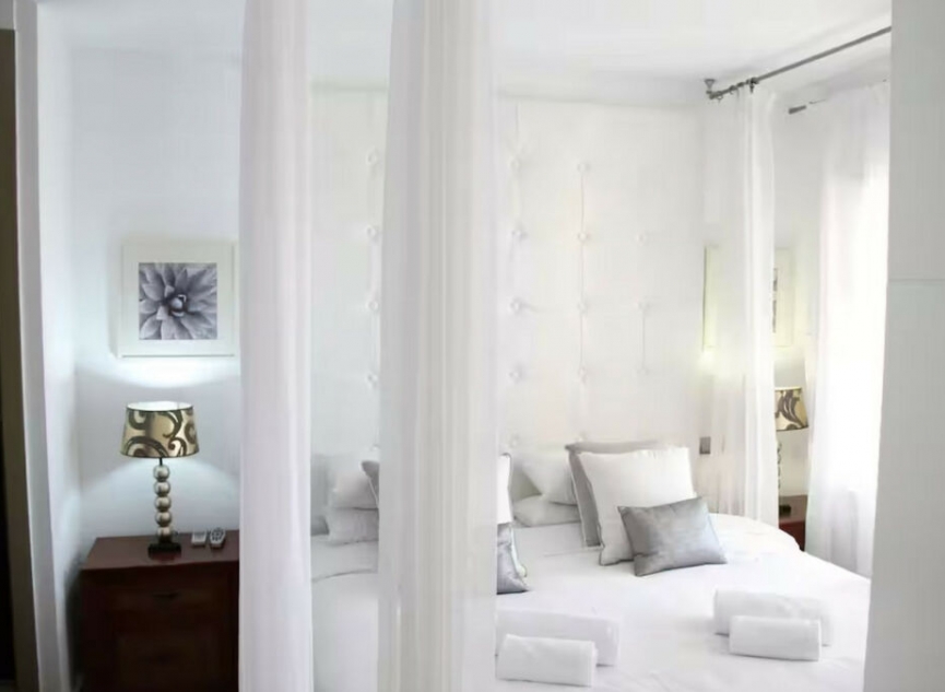 Resale - House -
Nueva Andalucía