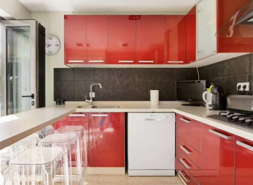 Resale - House -
Nueva Andalucía