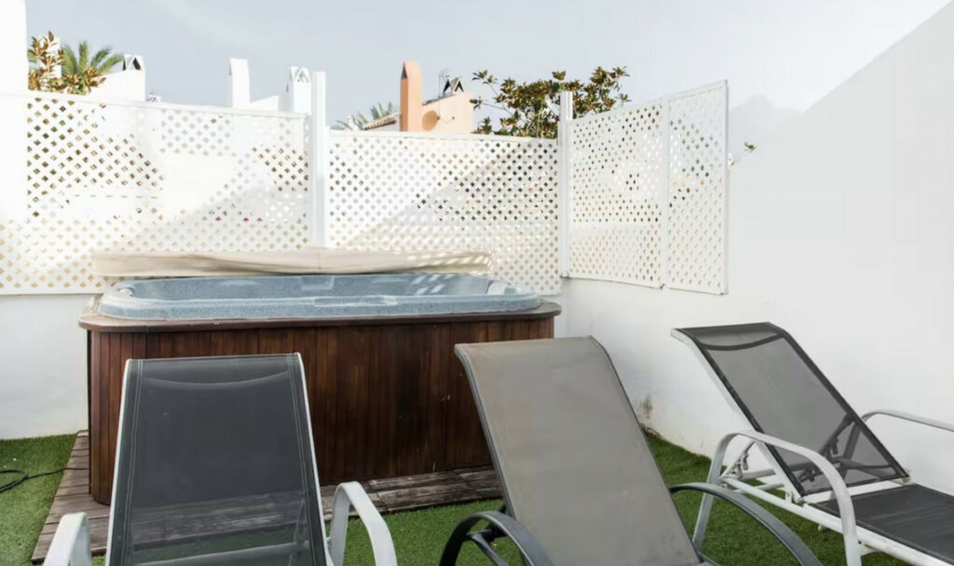 Resale - House -
Nueva Andalucía