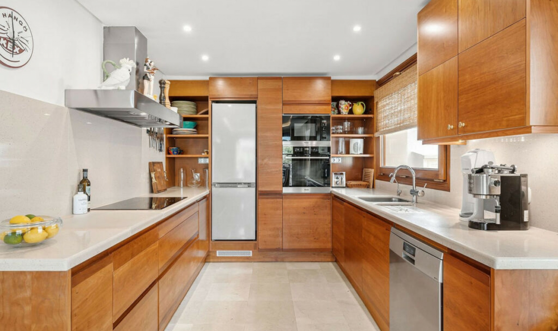 Resale - House -
Nueva Andalucía