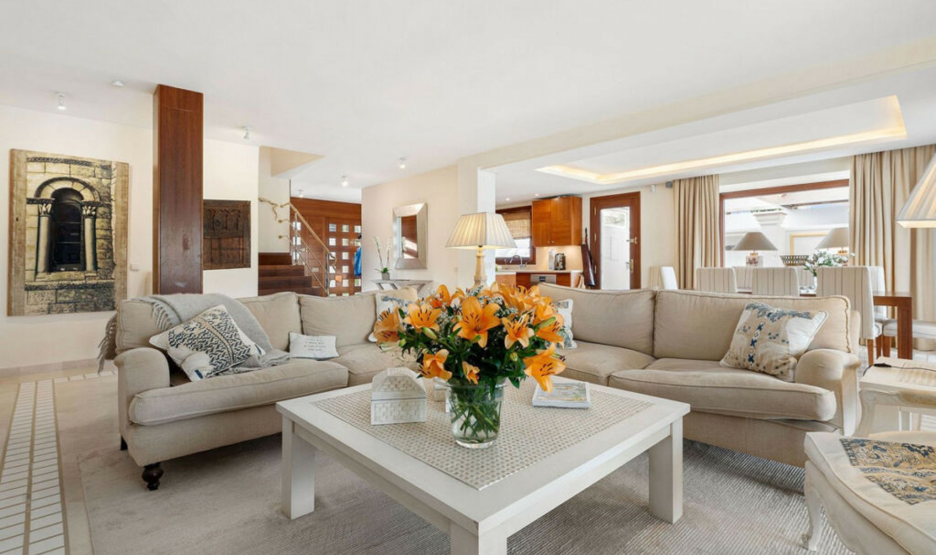 Resale - House -
Nueva Andalucía