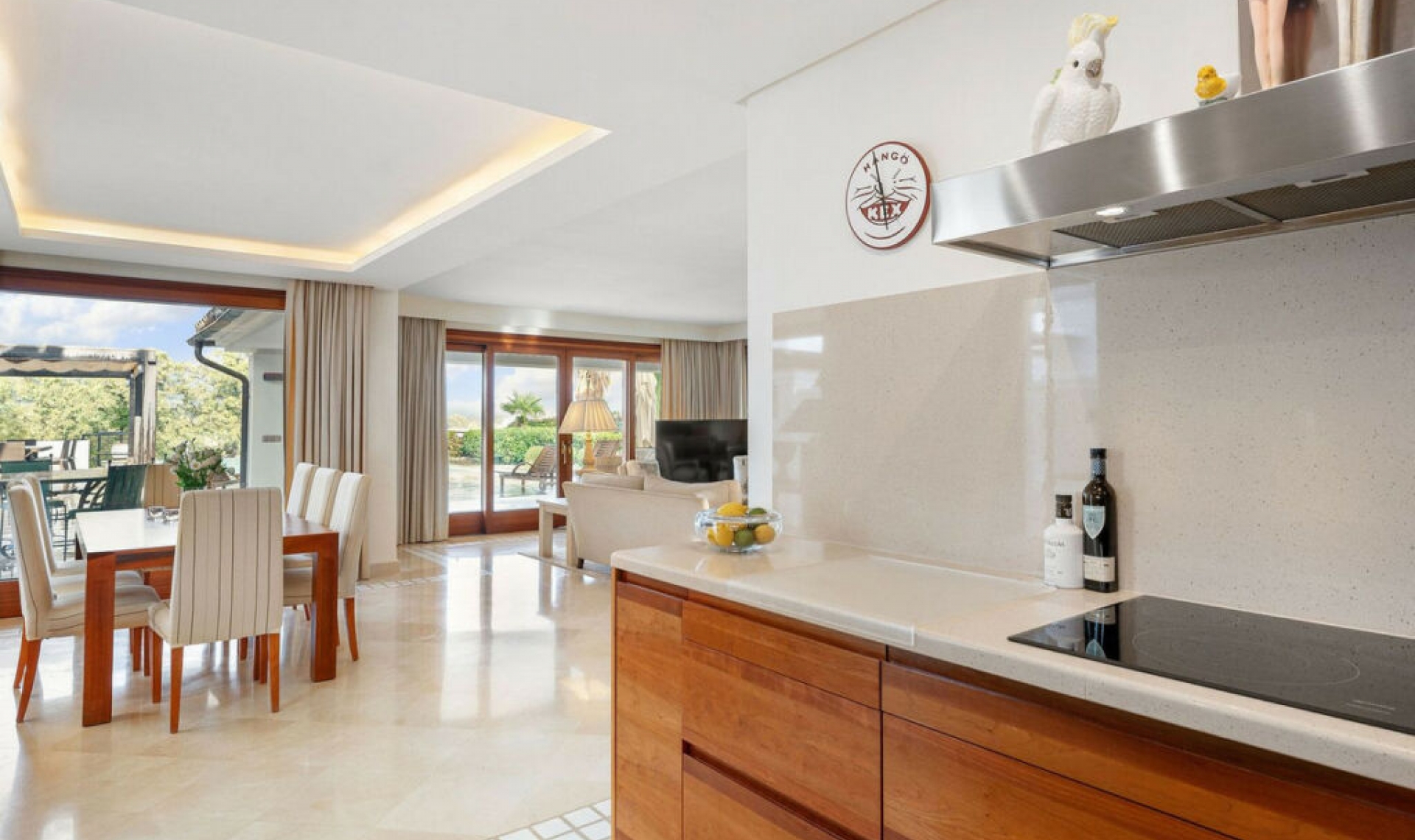 Resale - House -
Nueva Andalucía