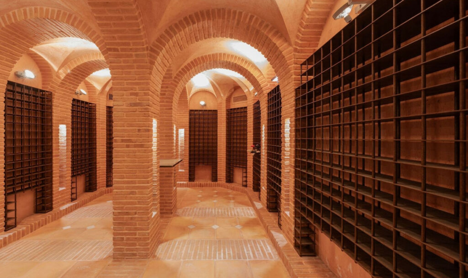 Resale - House -
Nueva Andalucía