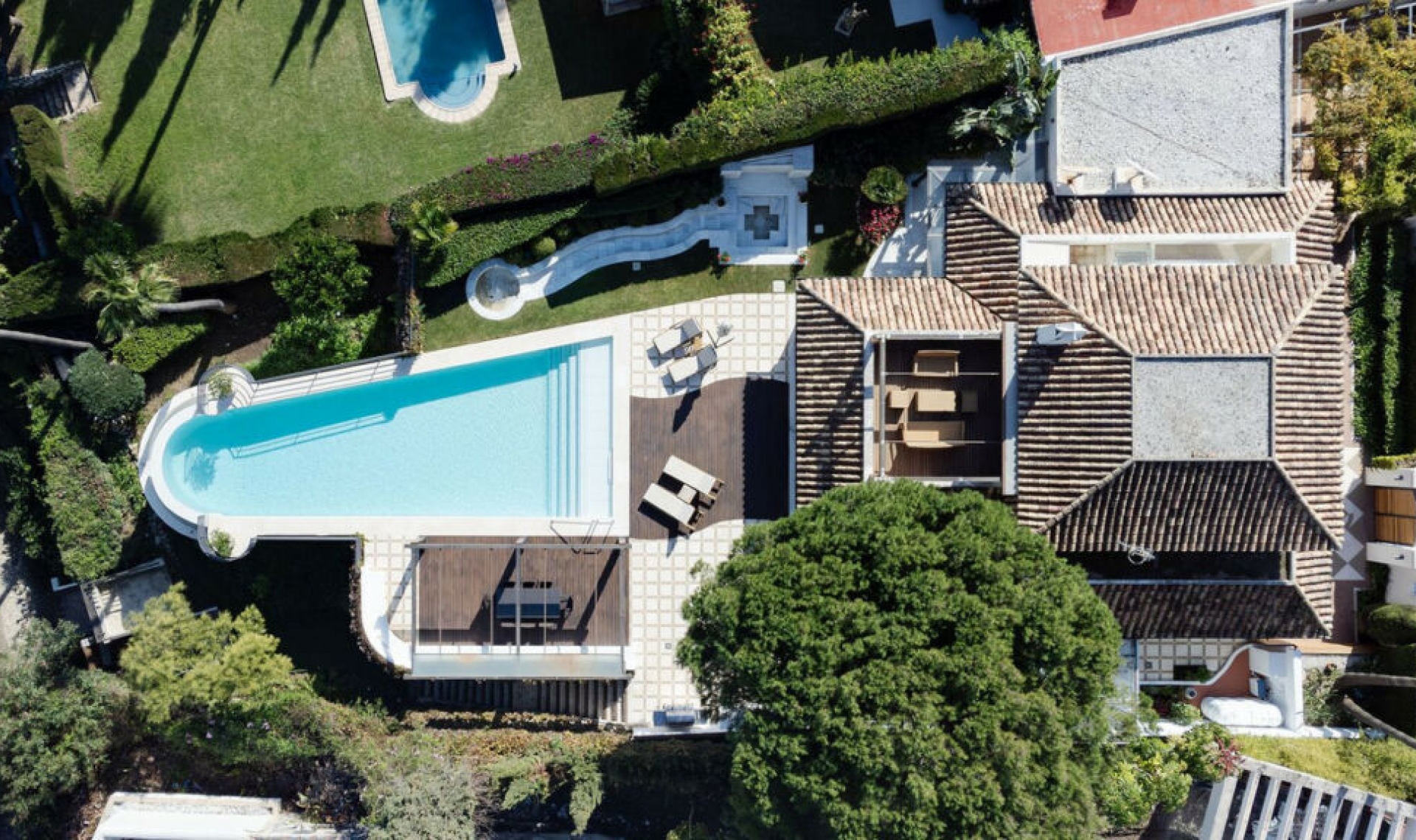 Resale - House -
Nueva Andalucía