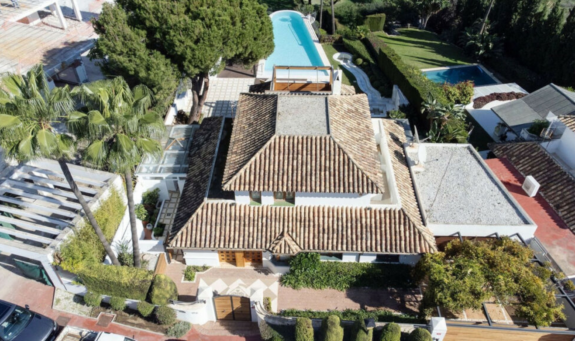 Resale - House -
Nueva Andalucía