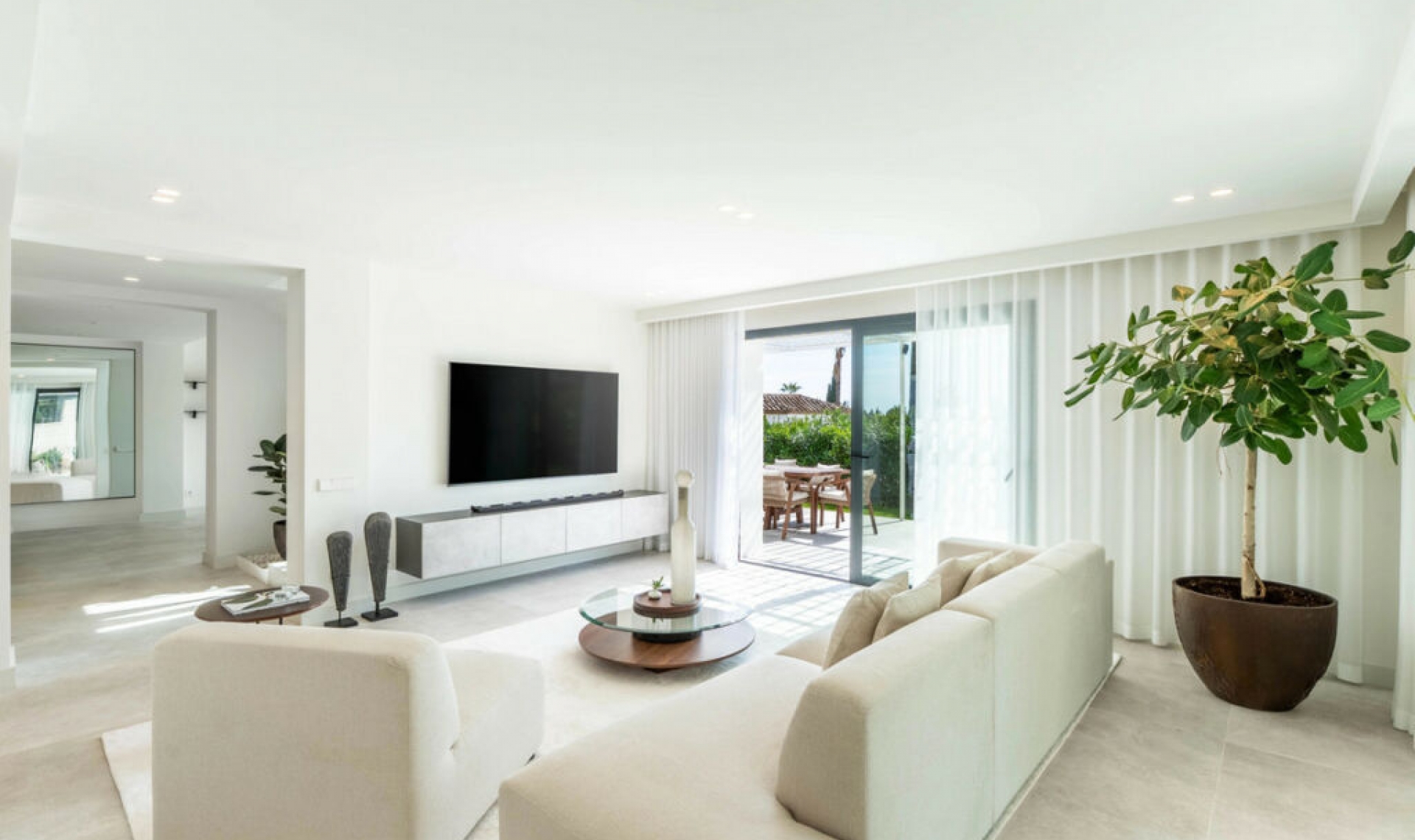 Resale - House -
Nueva Andalucía