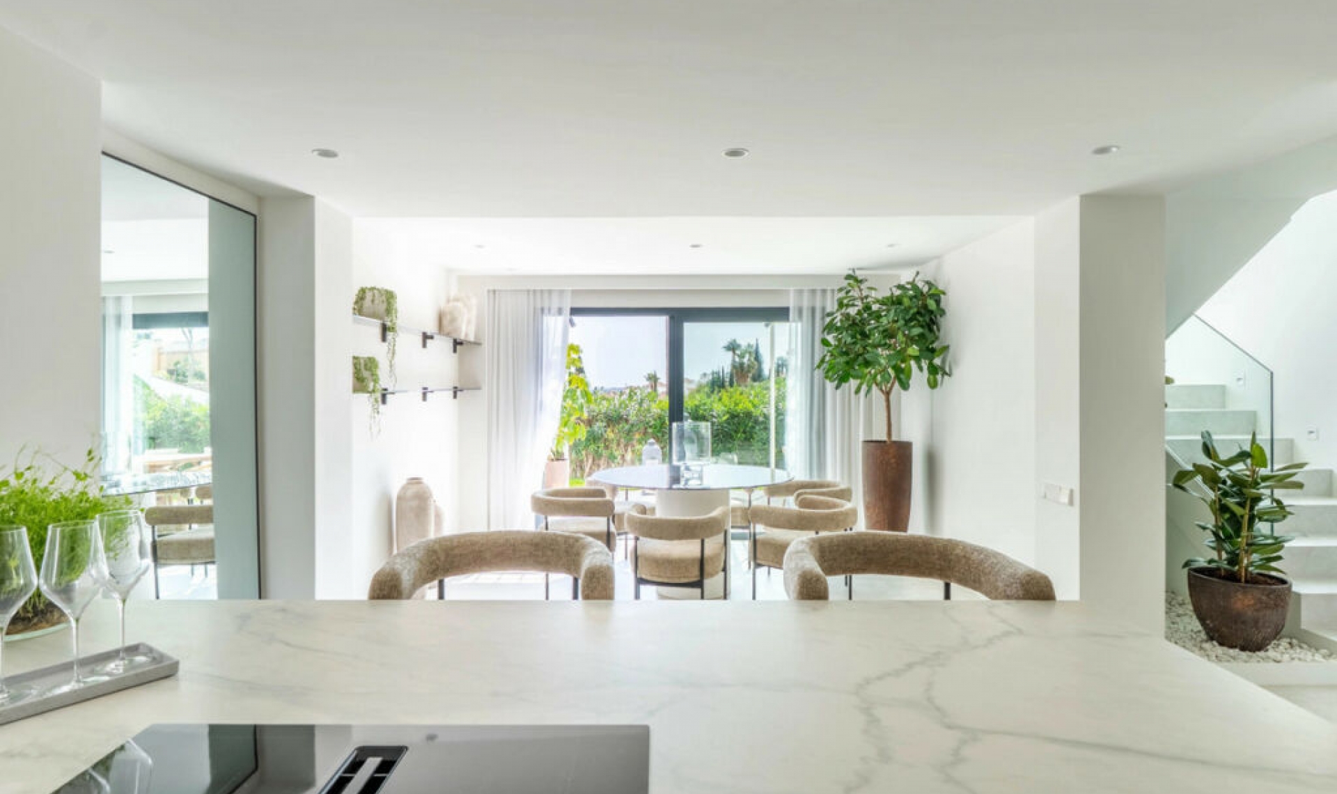 Resale - House -
Nueva Andalucía