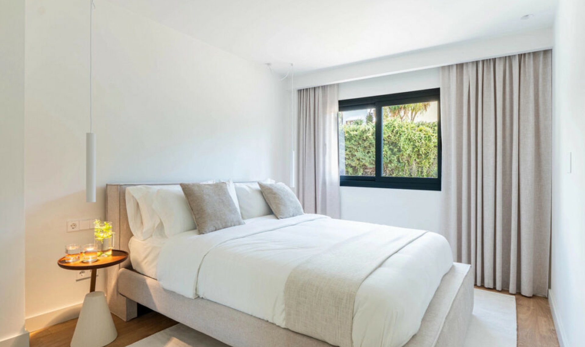 Resale - House -
Nueva Andalucía
