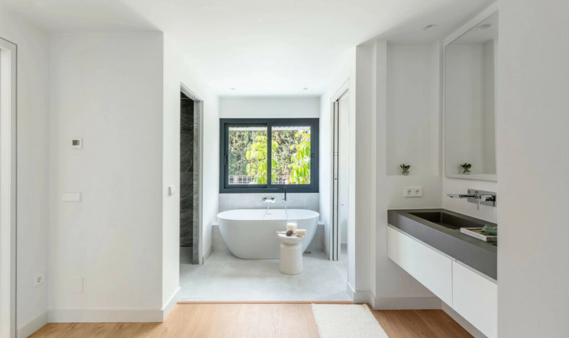 Resale - House -
Nueva Andalucía