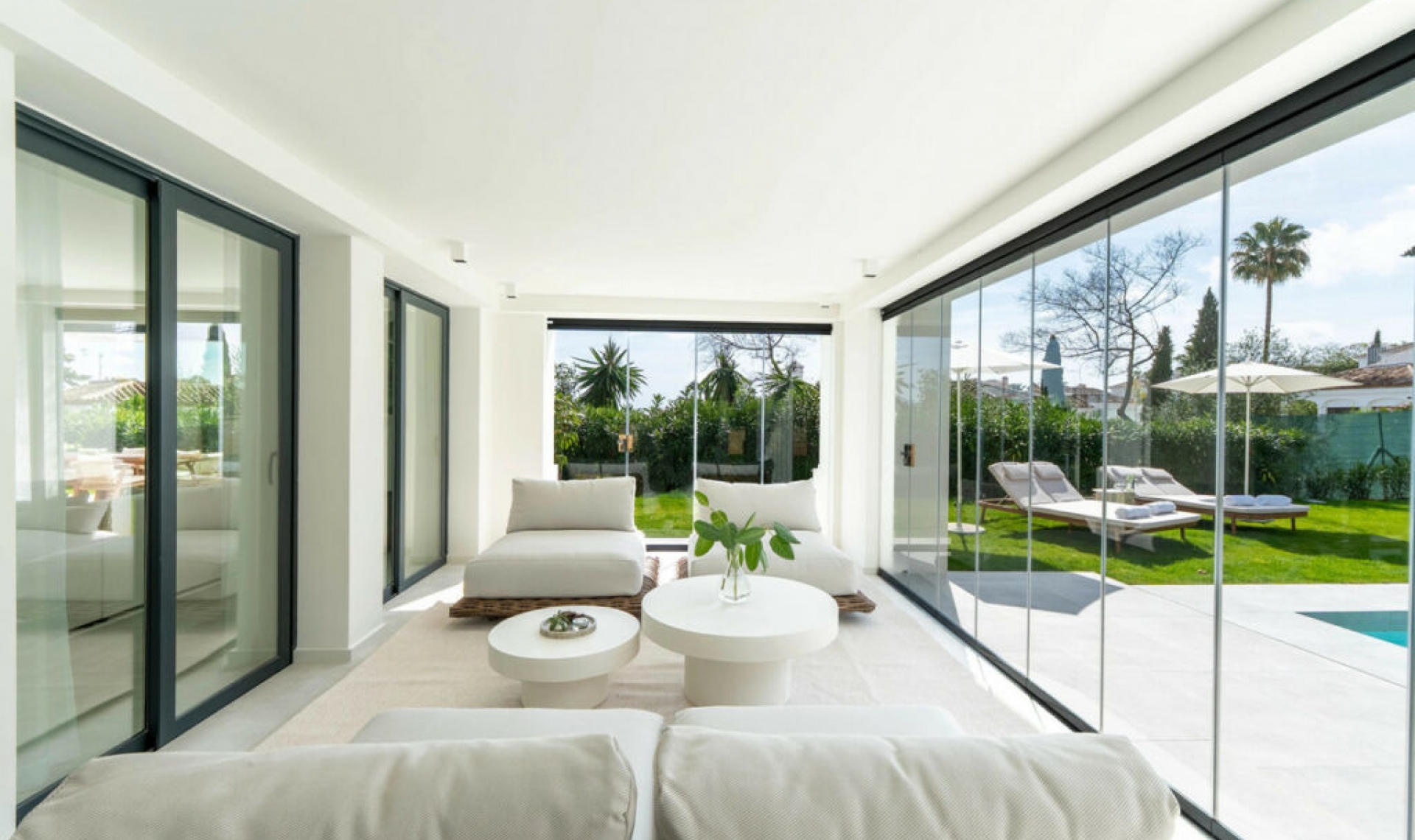 Resale - House -
Nueva Andalucía
