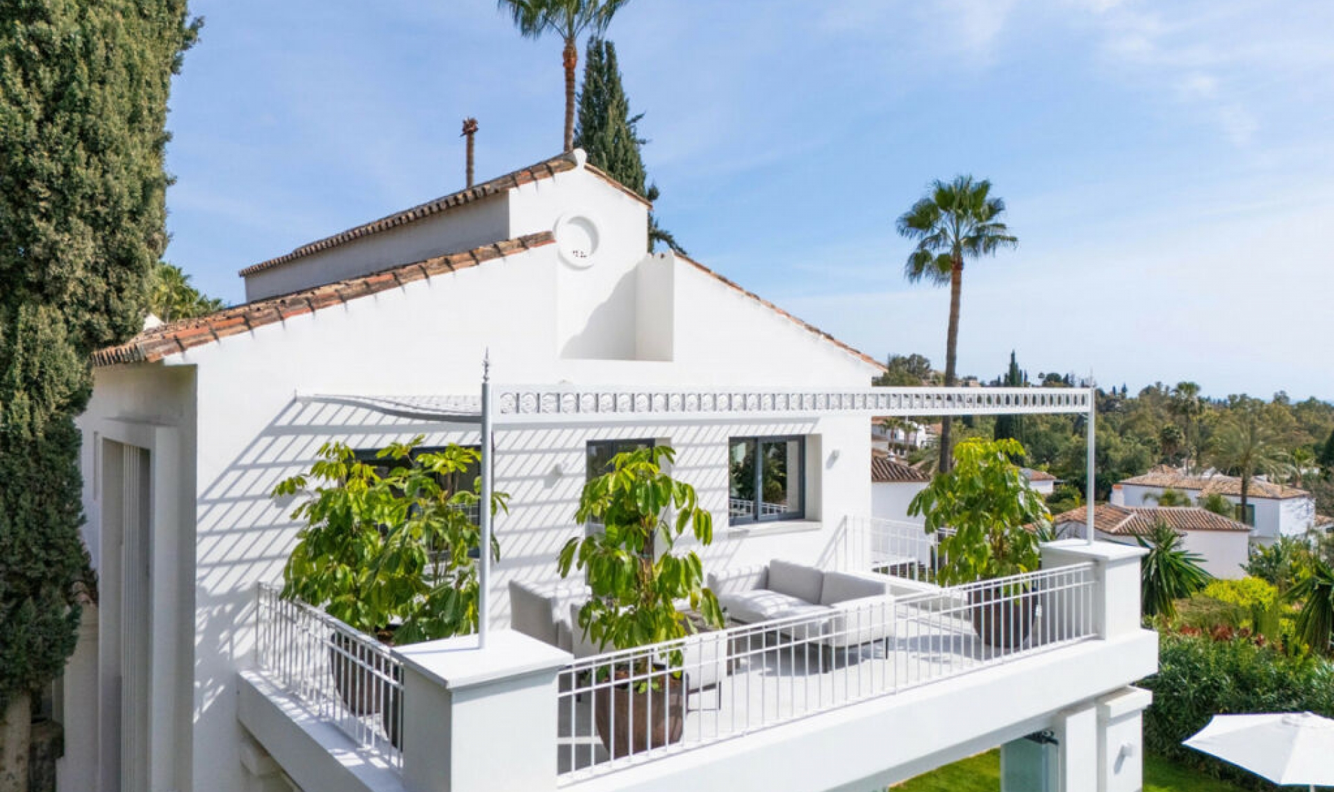 Resale - House -
Nueva Andalucía
