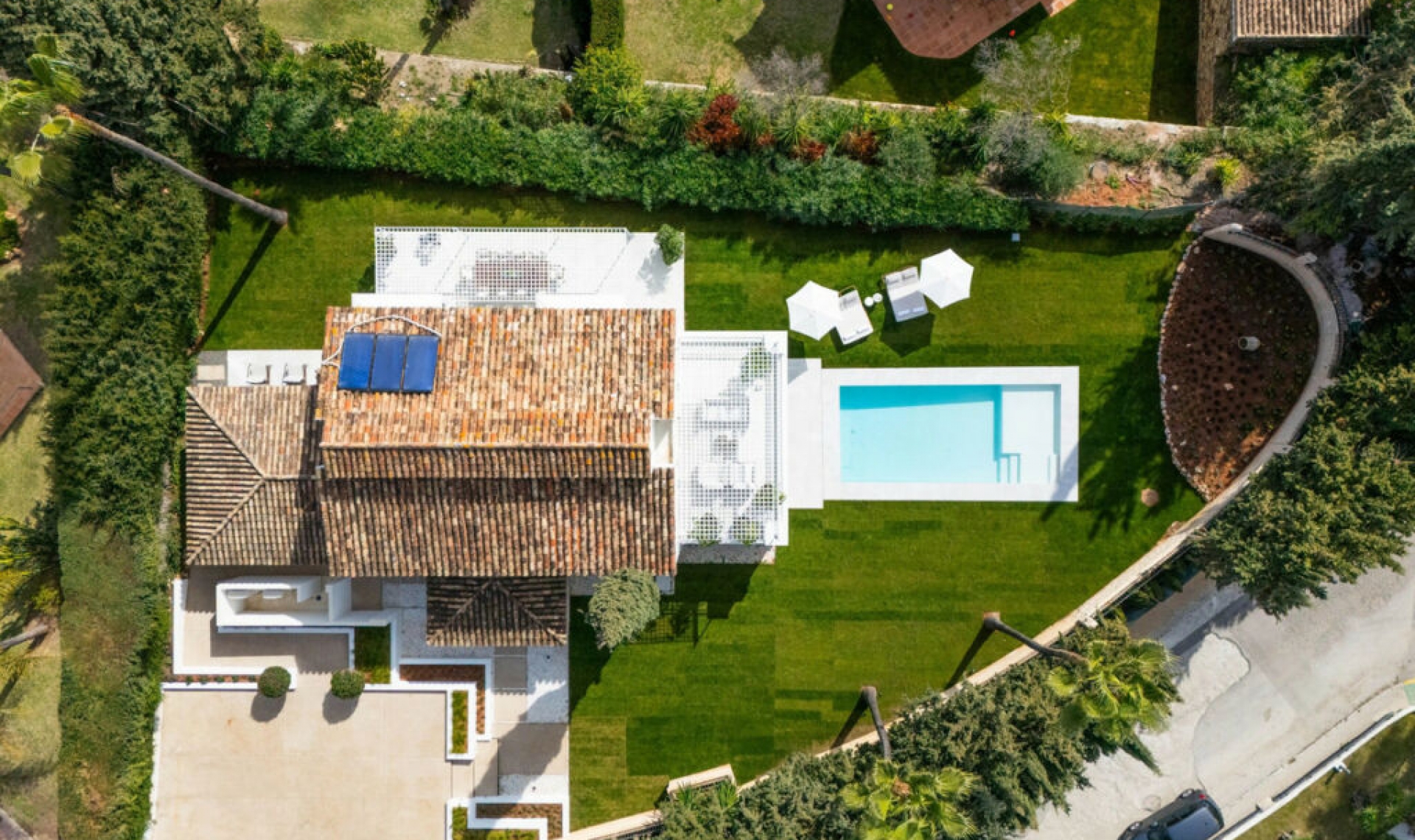 Resale - House -
Nueva Andalucía