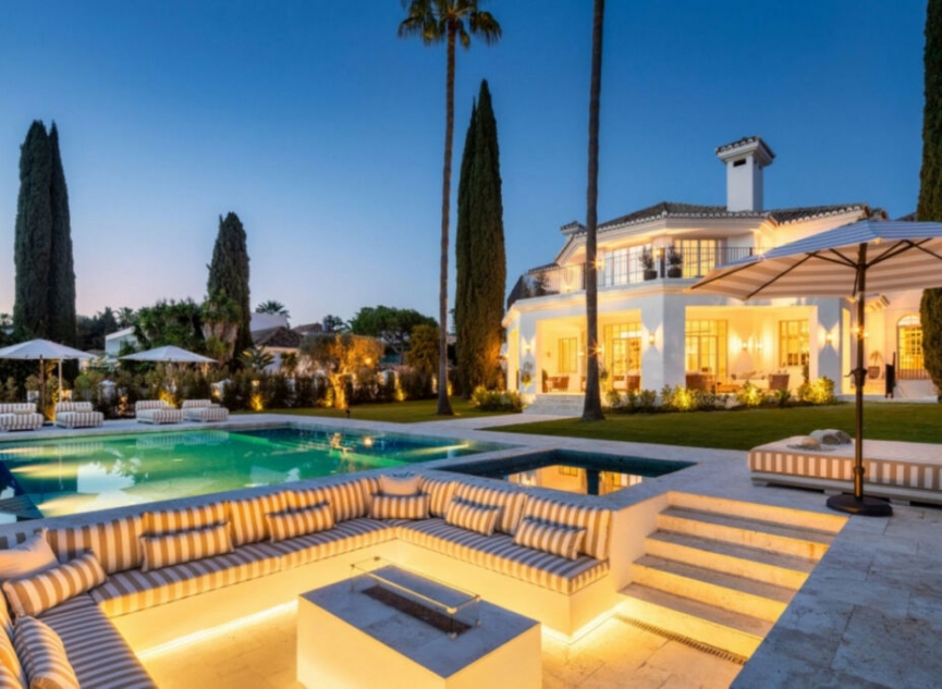 Resale - House -
Nueva Andalucía
