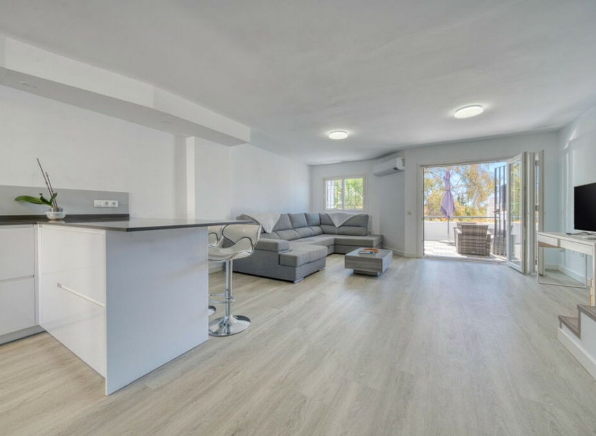 Resale - House -
Nueva Andalucía