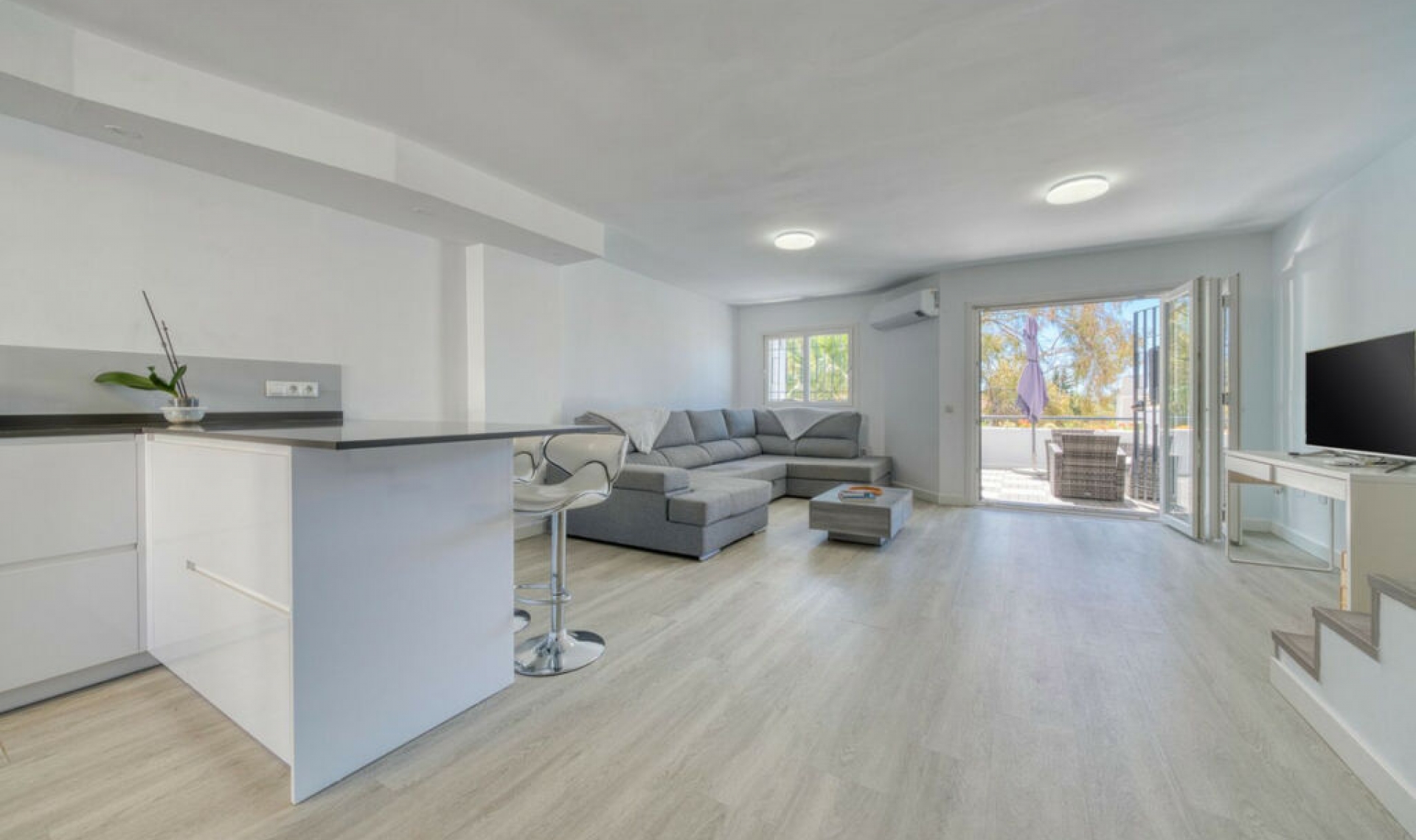 Resale - House -
Nueva Andalucía
