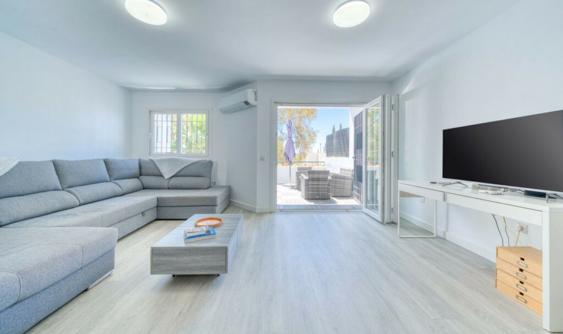 Resale - House -
Nueva Andalucía