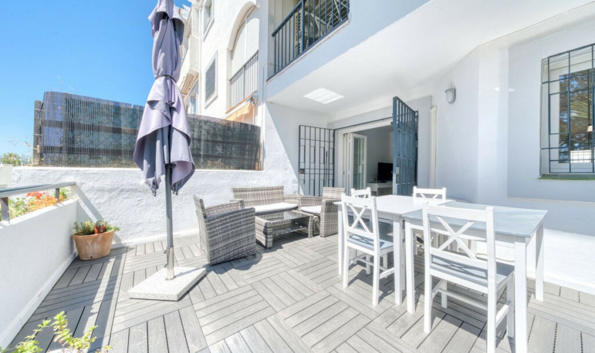 Resale - House -
Nueva Andalucía