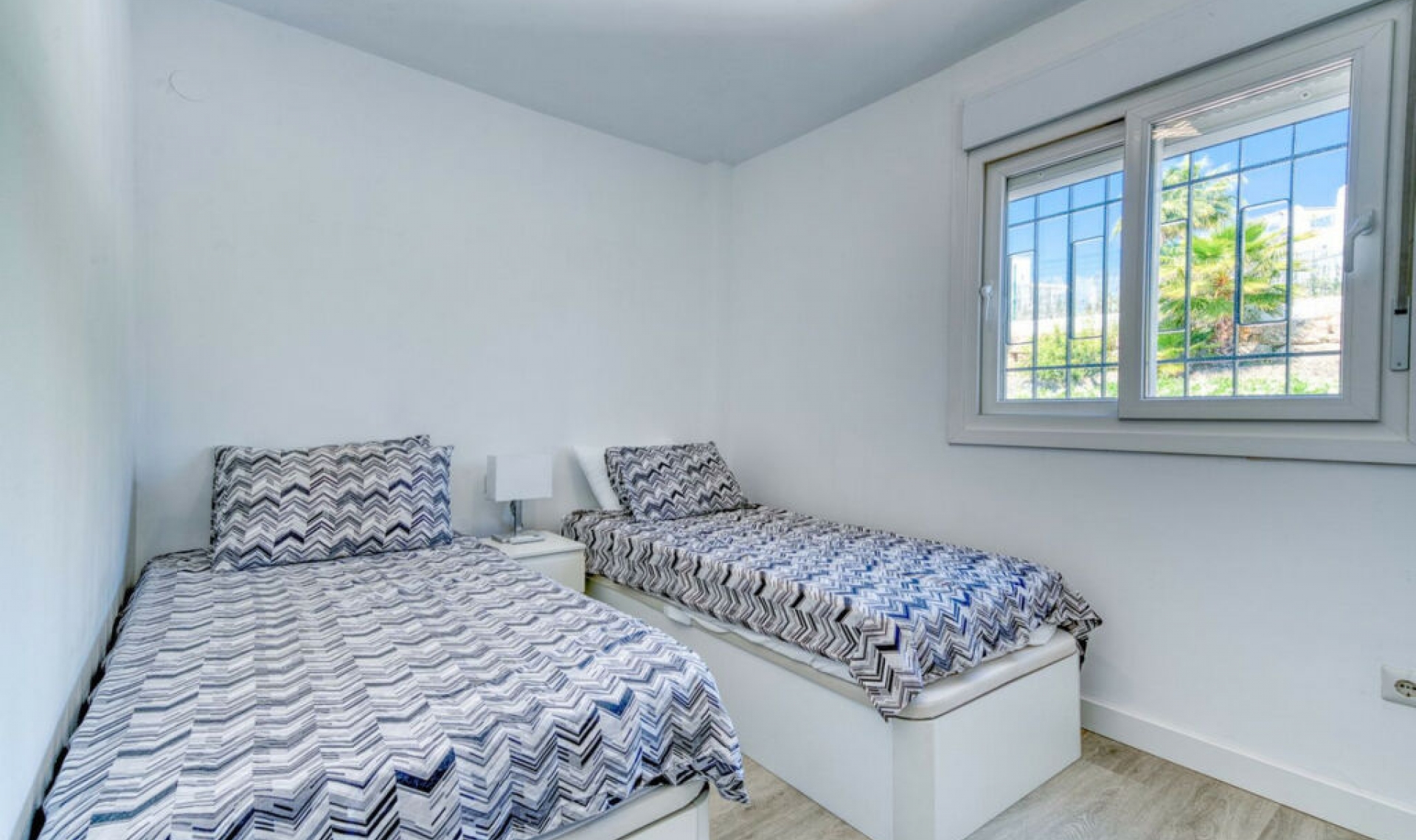 Resale - House -
Nueva Andalucía