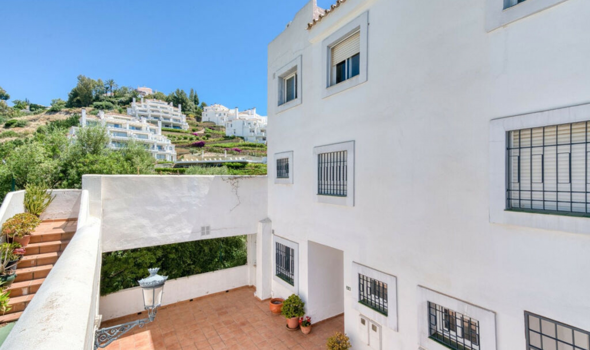 Resale - House -
Nueva Andalucía