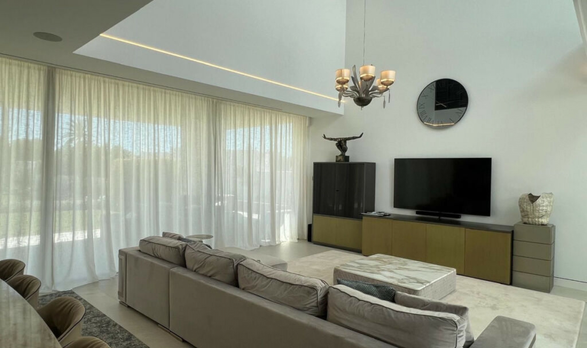 Resale - House -
Nueva Andalucía
