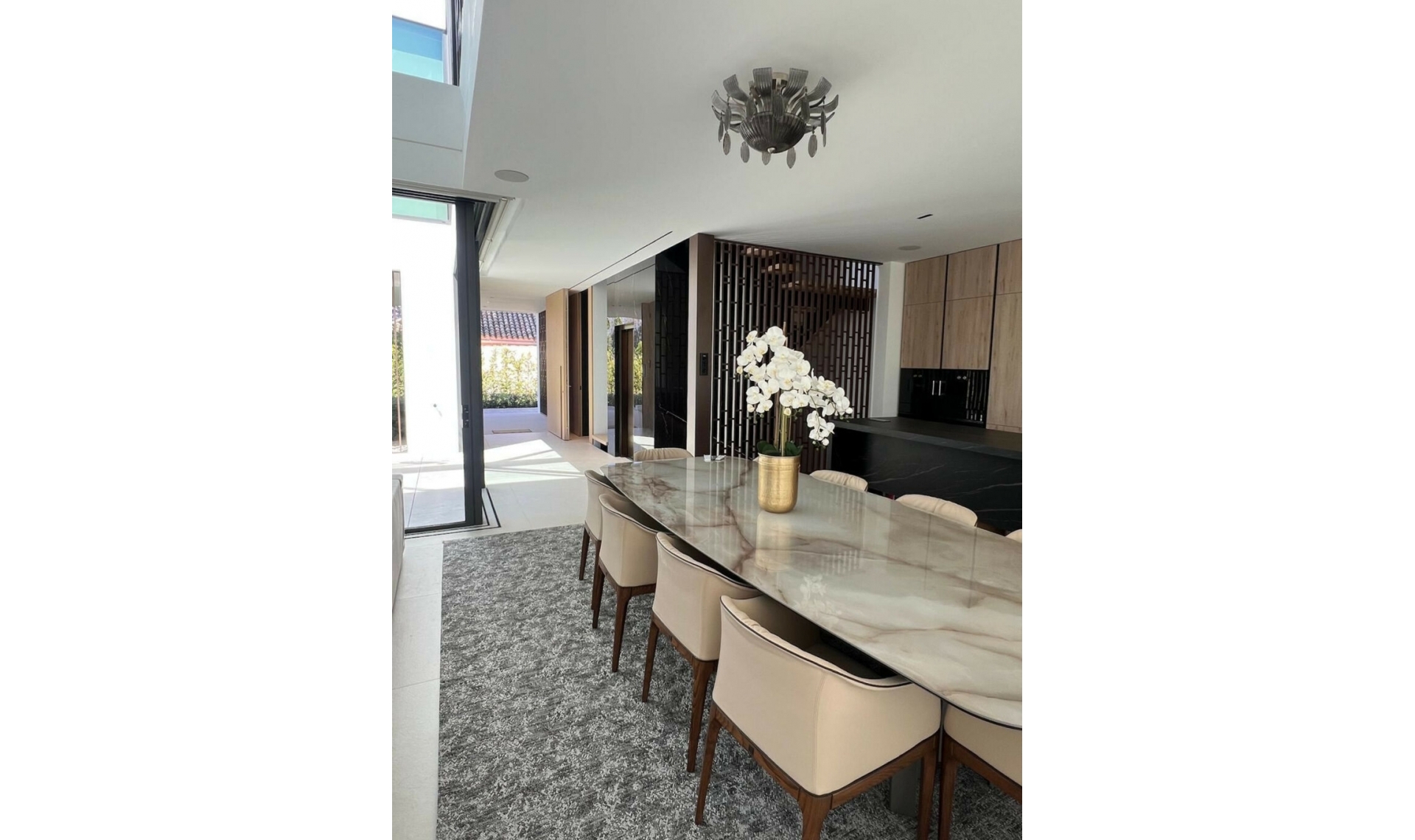 Resale - House -
Nueva Andalucía