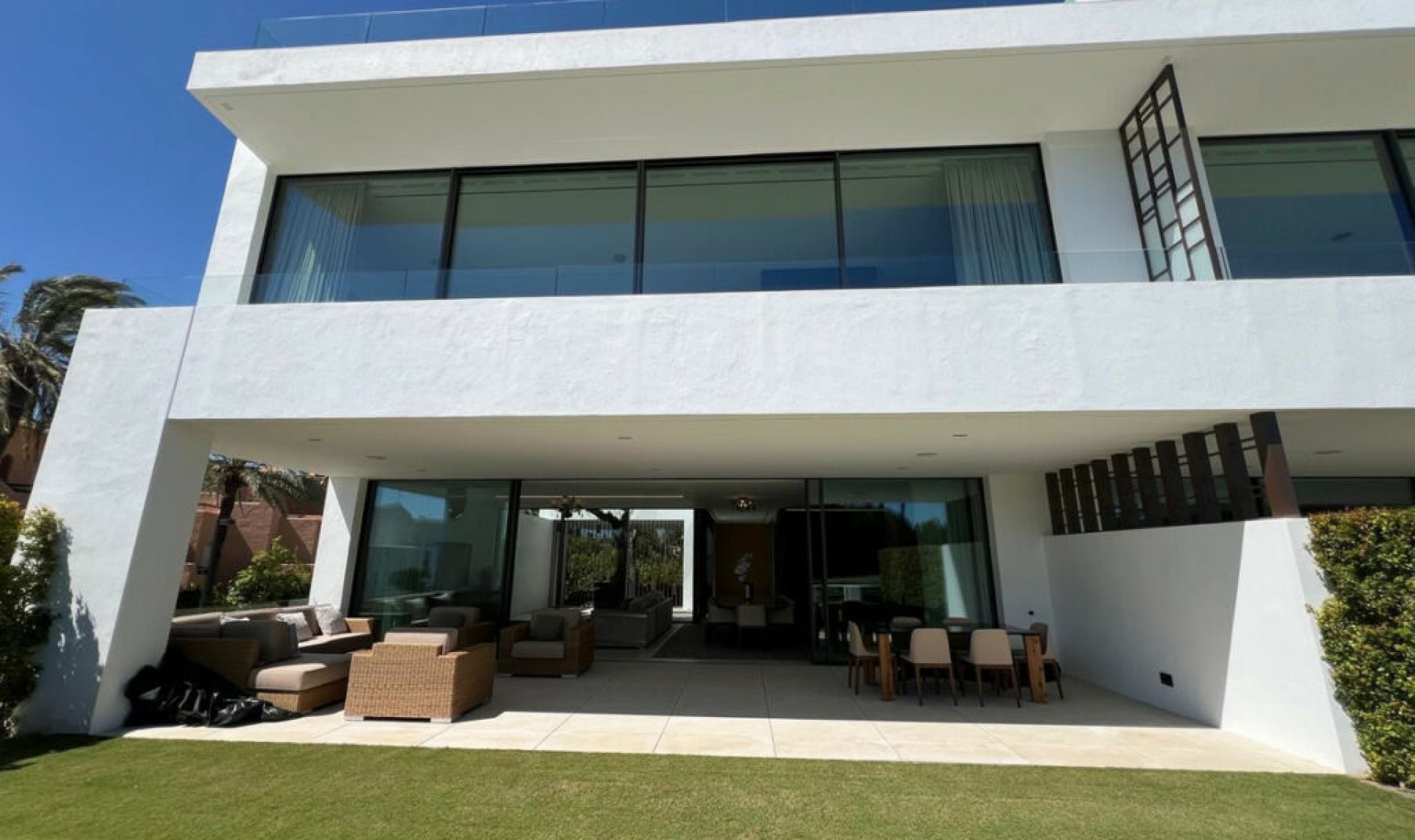 Resale - House -
Nueva Andalucía