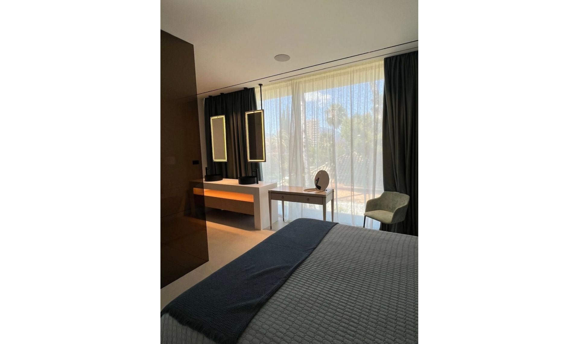 Resale - House -
Nueva Andalucía