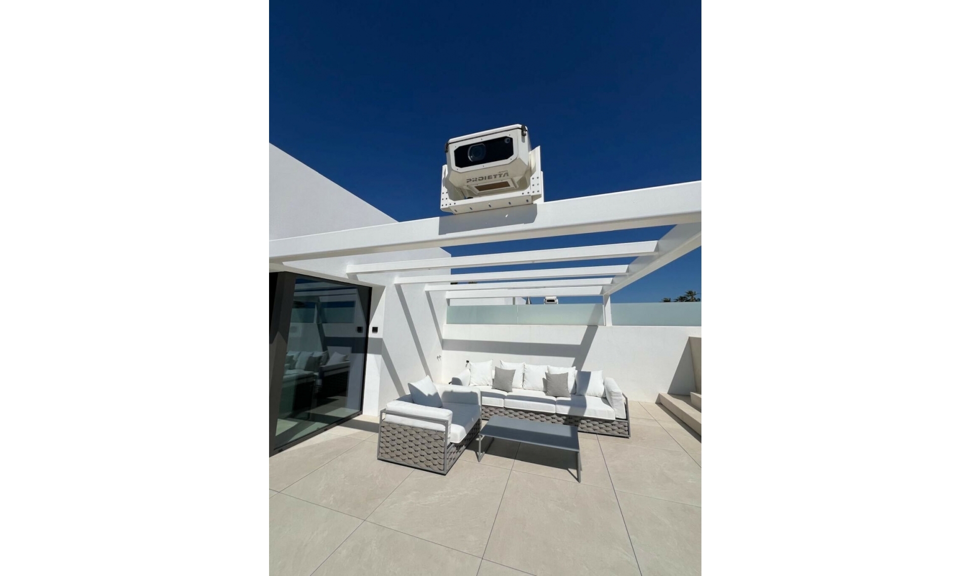 Resale - House -
Nueva Andalucía