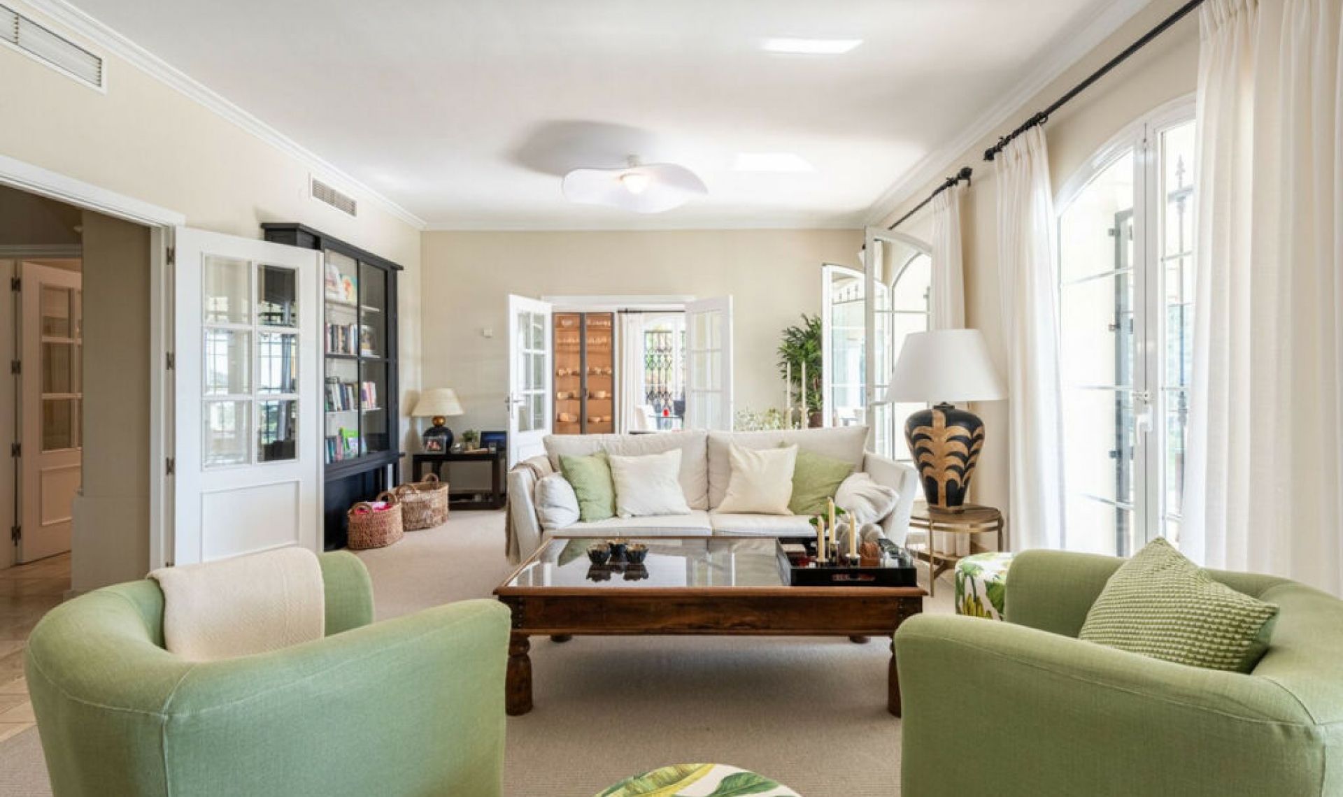 Resale - House -
Nueva Andalucía
