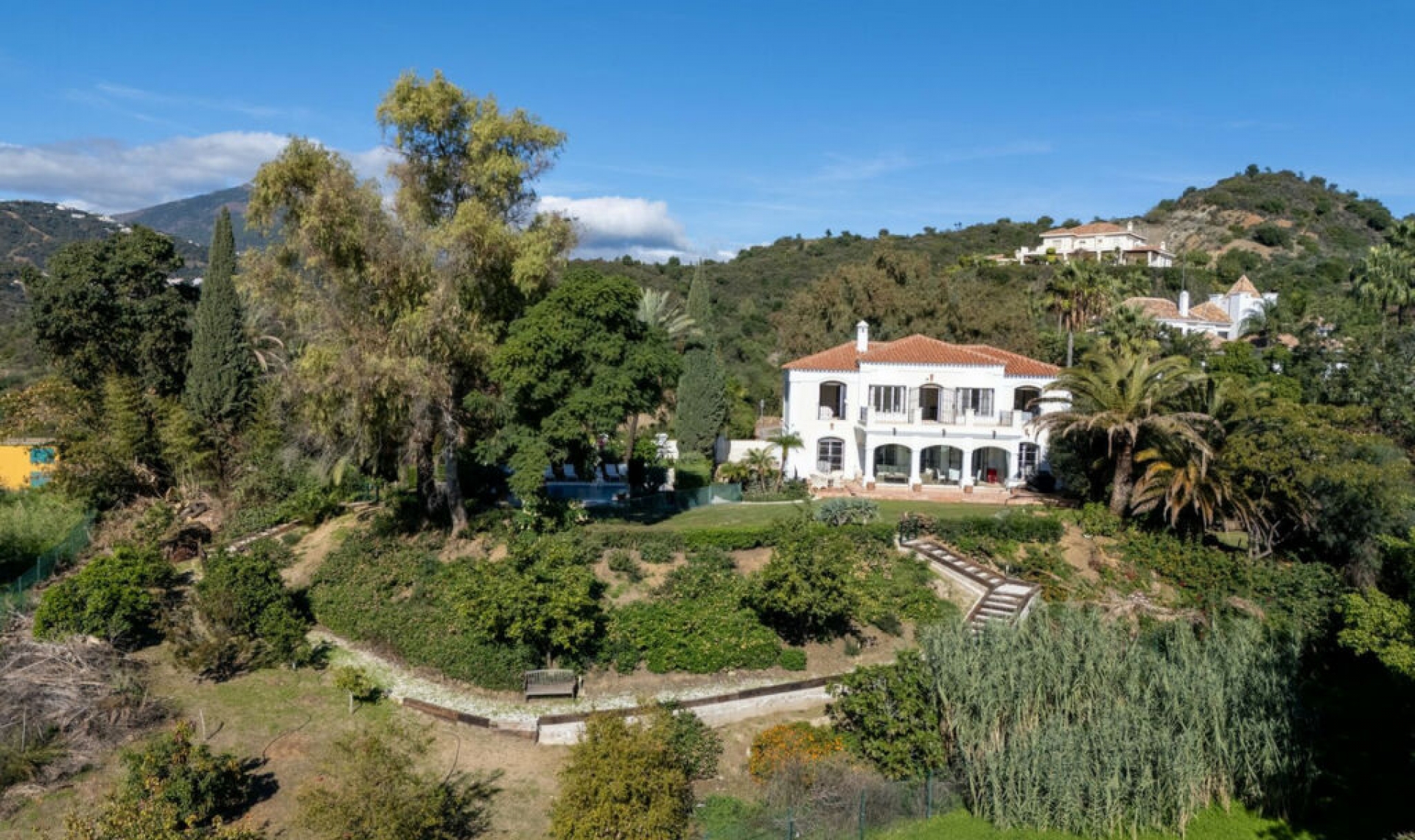 Resale - House -
Nueva Andalucía