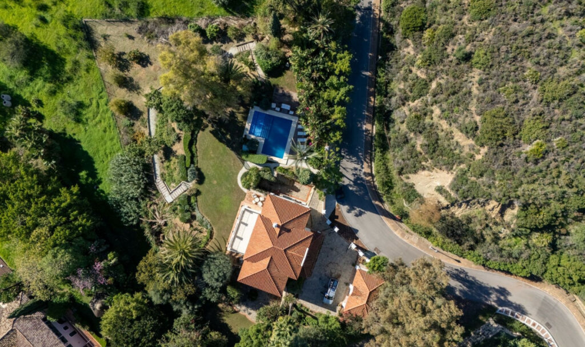 Resale - House -
Nueva Andalucía
