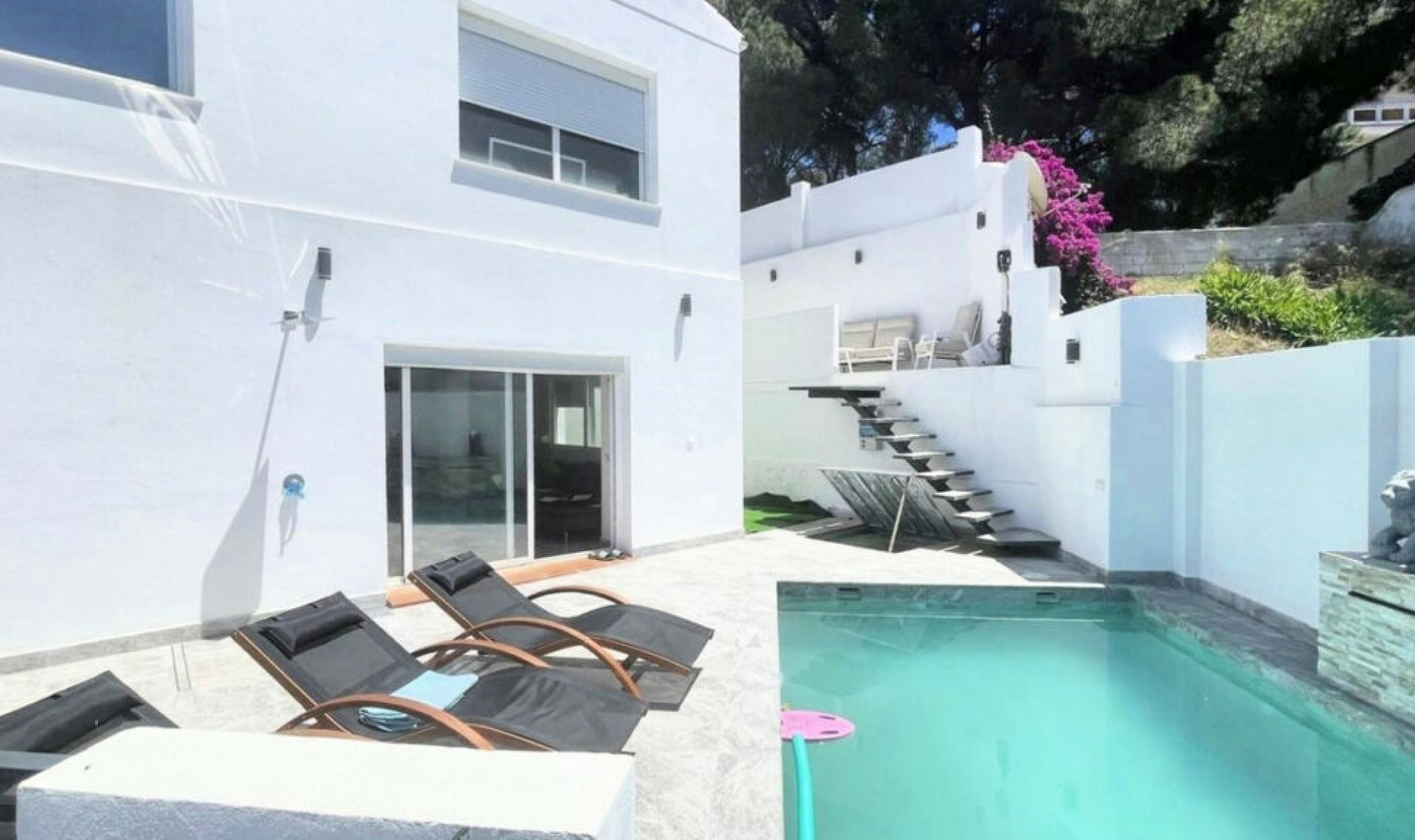 Resale - House -
Nueva Andalucía