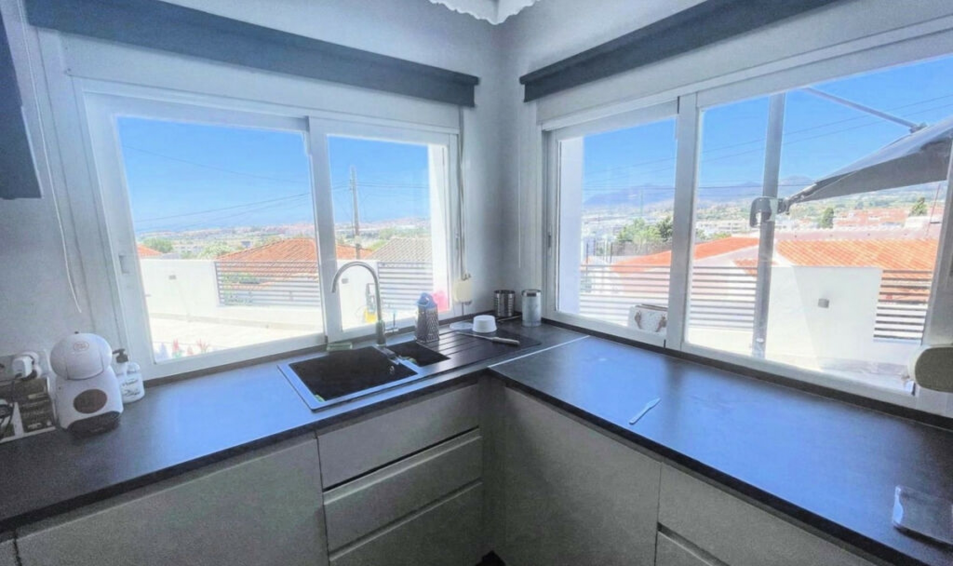 Resale - House -
Nueva Andalucía