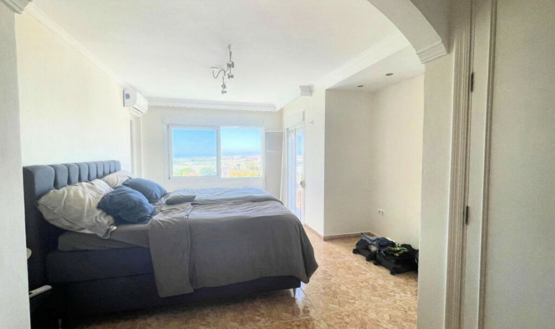 Resale - House -
Nueva Andalucía
