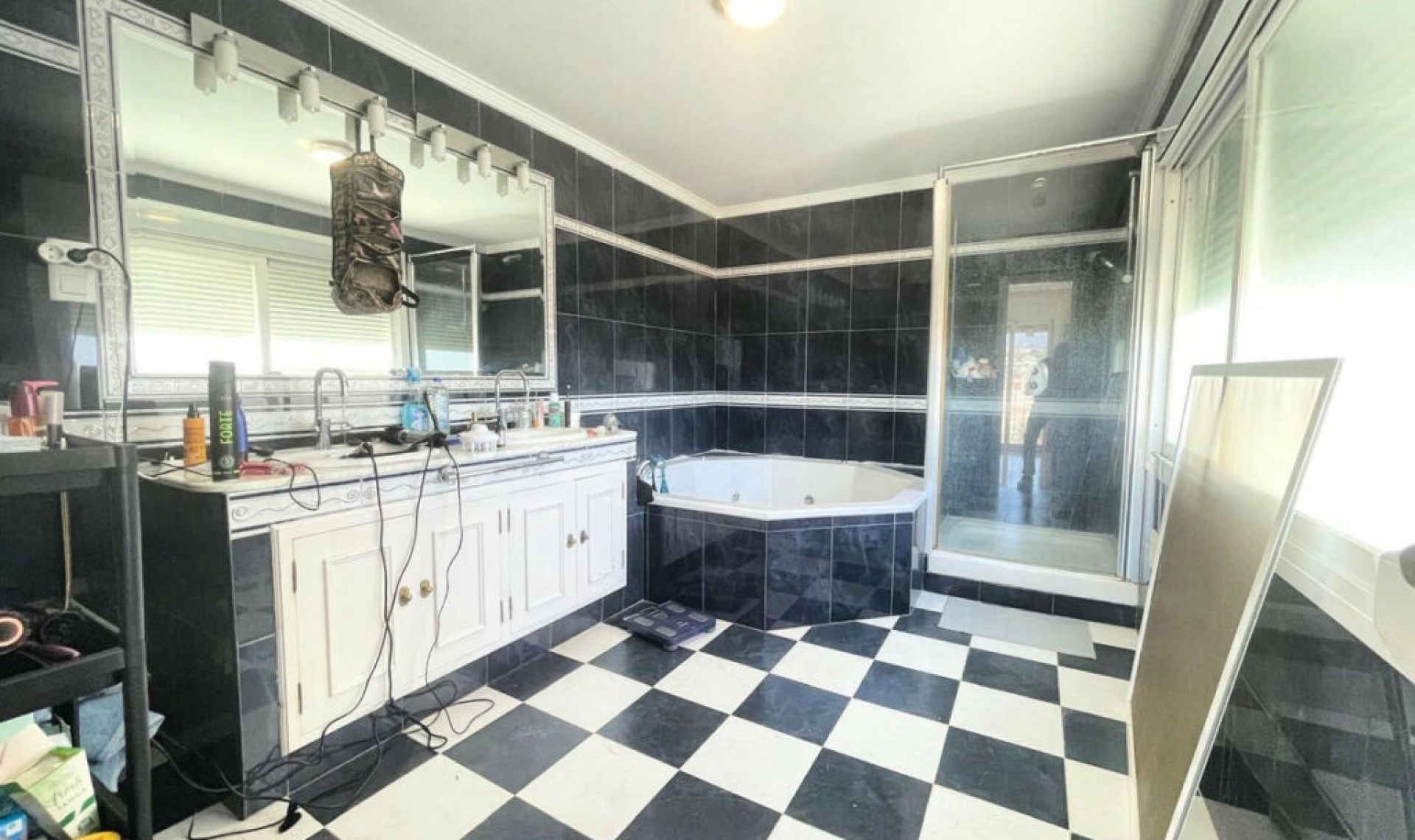 Resale - House -
Nueva Andalucía